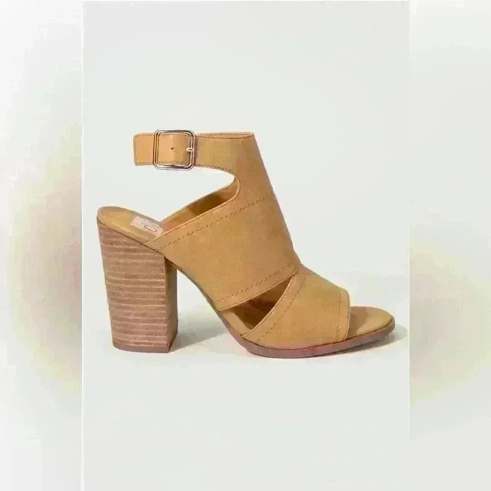 NWOB Dolce Vita Brista Camel Tan Peep Toe Heel Sandal